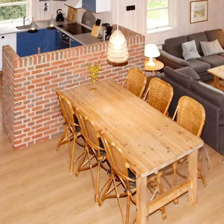 Three-bedroom Holiday In 83 Hemmet