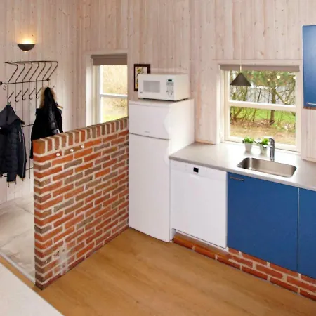 Three-bedroom Holiday In 83 *